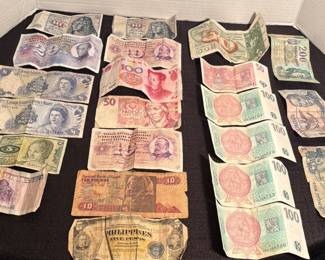 International Paper Money