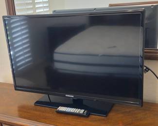 Small Samsung TV With Remote
