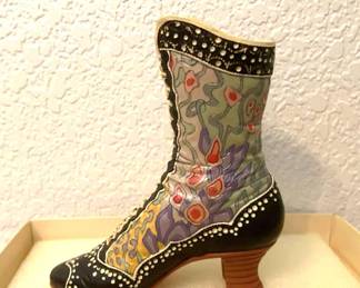 Just The Right Shoe the Empress,Deco Boot And More Collectible Figurine Decor