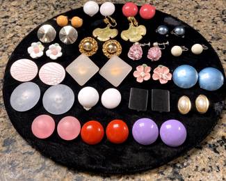 Vintage Clip EarringsButtons  Flowers