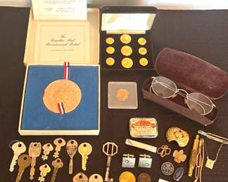 Franklin Meant Bicentennial Franklin Mint Bicentennial Medal, 1939 World Fair, Town Of Newton, Smoking Penny Etc.