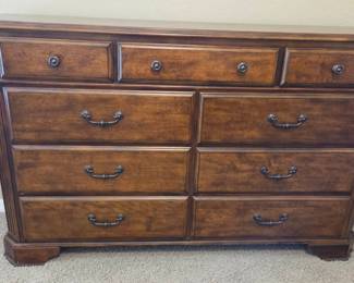 Ashley 9 Drawer Dresser