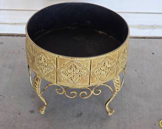Gold Hammered Metal Plant StandBucket