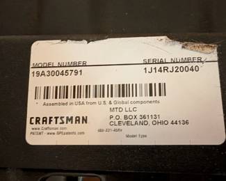 (67) Craftsman T100 Riding Lawn Mower w/Double Bagger and Cover $495