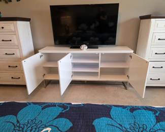 (22) White Lacquer Console 69"Wx18"Dx32"H $315