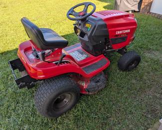 (67) Craftsman T100 Riding Lawn Mower w/Double Bagger and Cover $495