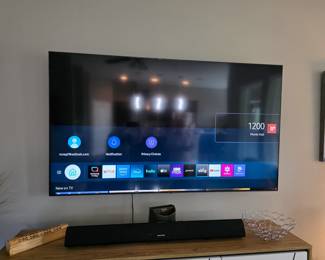 (7) Samsung 70" TV #UN70TU7000WXZA $295