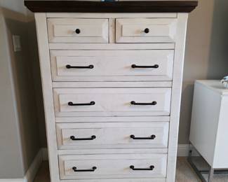 (19+20) NLCH White Chest of Drawers 40"Wx18"Dx55"H $225 each