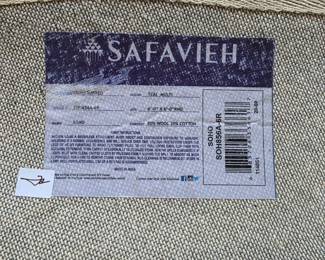 (42) Safavieh 6' Round "Soho" Area Rug $165