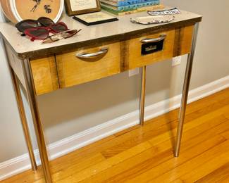 Manicure Table
