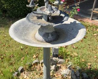 Metal Birdbath Water Fountain