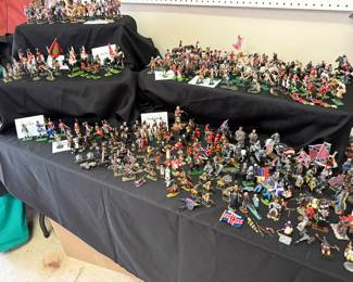 hand-painted figures
1/32 scale soldiers
military miniatures
World War II toy soldiers
Napoleonic toy soldiers
British Army figures
boxed Britains soldiers
retired Britains sets
antique toy soldiers
pre-war Britains soldiers
post-war Britains soldiers