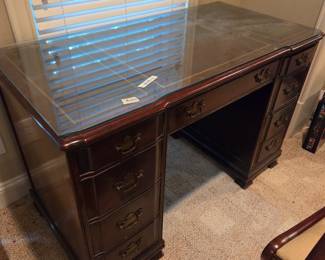 #104	Curved Front Desk w/8 Drawers & Leather Top w/glass Protect - 46x23x30	 $175.00 
