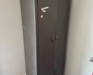 #93	Brown Metal cabinet w/2 doors w/2 1 shelf & 1 Bar  24x20x64	 $75.00 
