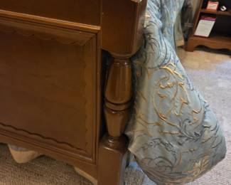 #79	Full Size Memory Foam Mattresss/Boxsprings 	 $75.00 
#80	Davis Cabinet Co. Full Size Headboard/Footboard w/rails Bed	 $150.00 
