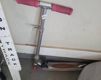 #32	Scooter - Pink	 $20.00 
