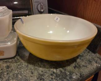 #146	Vintage Yellow Pyrex Mixing Bowl	 $20.00 
