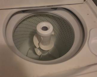 #125	Whirlpool Washer CW0640780 w/agitator	 $100.00 
