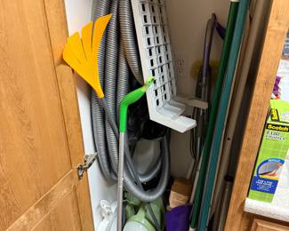 Mops, Brooms
