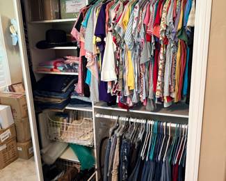 Women's Cloths, Jeans, T-Shirts