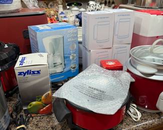 Coffee Pot, Freezable Mugs, Food Dicer