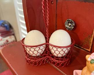 Egg Salt and Pepper Shaker