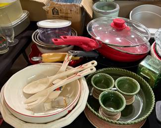 Salad Bowl, Pans