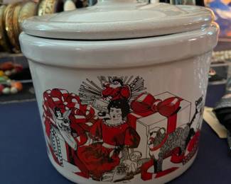 Marshall Fields Christmas Crock