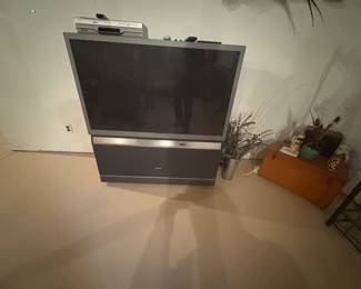 . . . large box TV -- might be a Sony Trinatron