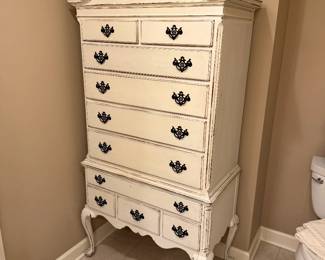10-drawer early american dresser painted white