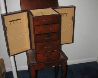 Jewelry cabinet