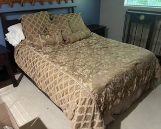 Queen Bed And Bedding