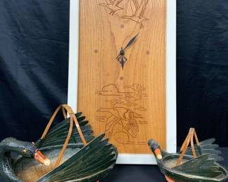 CT505Duck Clock And A Basket