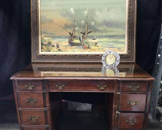SR1023Vintage desk with art