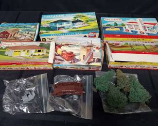 BF102Plasticville Train Set Accessories