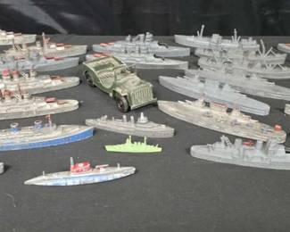 CT538Tootsie toy warships and jeep