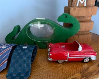 Toys, Ties