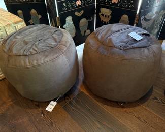 Lovesac Squattoman (B)