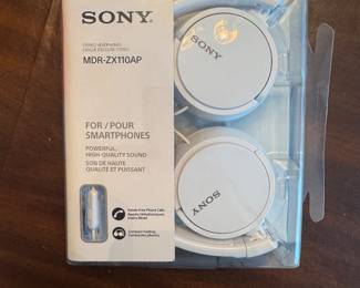 Sony MDR-ZX110AP Smart Stereo Headphones (New in Box)