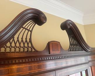 Hickory White - The Masterpiece Collection - 8 Door Flare Mahogany Breakfront (77"W x 14"D x 94"H)