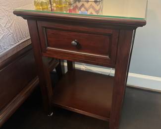 1 Drawer End Tables (22"W x 18"D x 28"H / Pair)