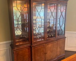 Hickory White - The Masterpiece Collection - 8 Door Flare Mahogany Breakfront (77"W x 14"D x 94"H)