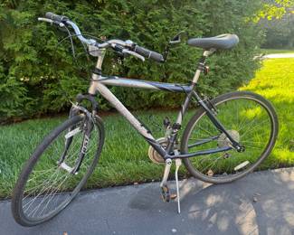 Trek 7200 Multitrack Hybrid Bicycle
