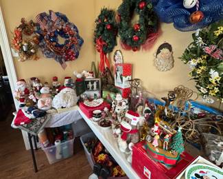Holiday Items / Fitz & Floyd Christmas Pieces