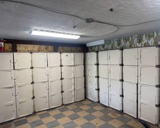 Rubbermaid 3 Level Garage Storage Cabinets (6 Total)