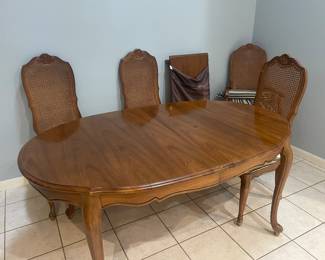 DINING TABLE 1 LEAF -6 CHAIRS