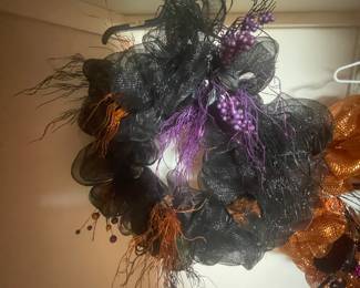 HAVE A FEW HALLOWEEN WREATHS  AND FALL -HOLIDAY ITEMS 