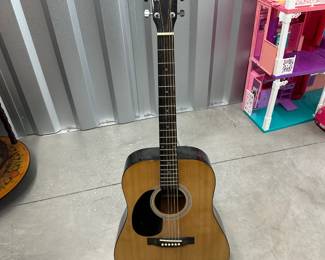 $100 - Rogue Left-Handed Acoustic Guitar