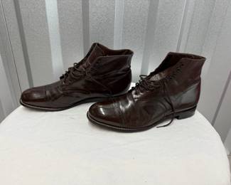 $20 Pair Mens dress shoes