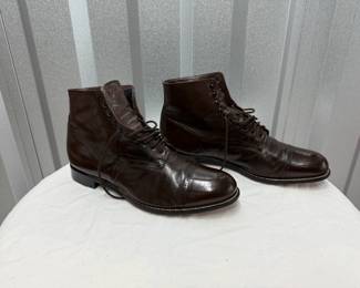 $20 Pair Mens dress shoes